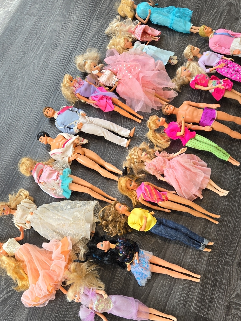 Huge Barbie Doll Lot - Assorted Pink & Purple Fashion Dolls And Clothes